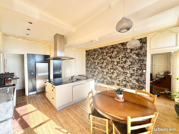 Maison 9 pièces 215 m²