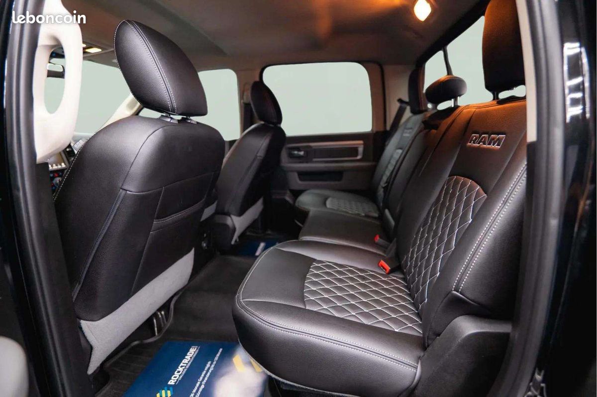 Dodge RAM 5.7 V8 HEMI 4x4 * Pack Offroad Nuit * LED * AHK * R20 (image 27)