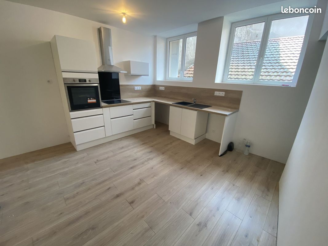 Appartement 2 pièces 43 m² · à Saint-Bonnet-le-Château · 43 m² · 433 €/mois