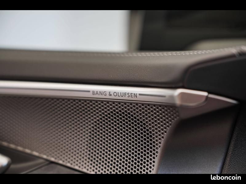 Audi A6 Avant 2.0 TFSI 299ch e-hybrid S line Quattro S tronic 7 (image 24)