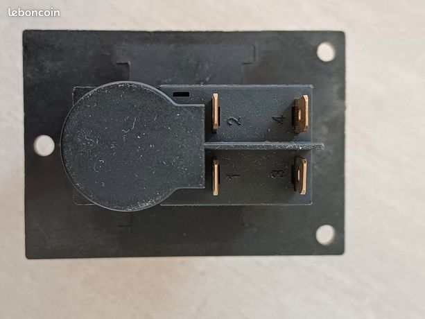 Commutateur 250V 16A CK21 IP54 Avec Arrêt D'Urgence - Panneau Imperméable GOZAR