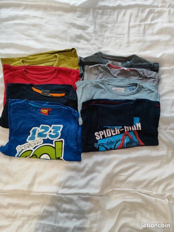 Lot vêtements 5 ans (image 1)
