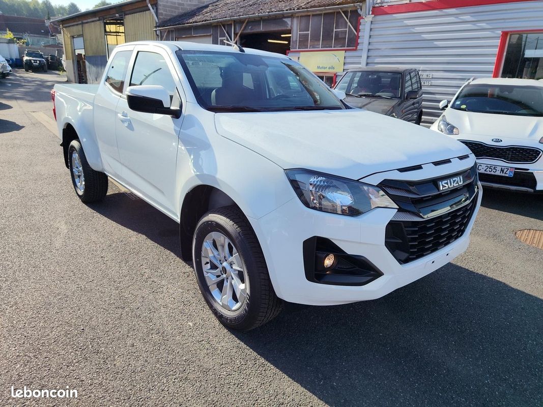 Isuzu D-MAX 2.2 DDI 164CH EVOLUTION SPACE M/T (image 4)