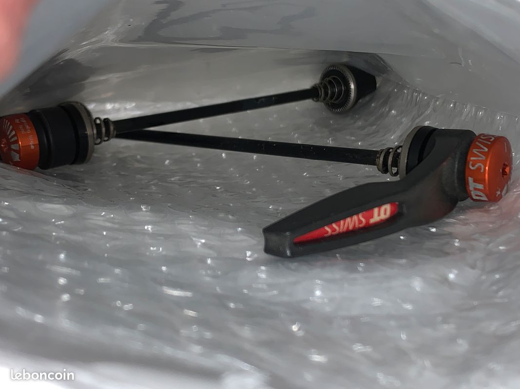 Roues DT Swiss Dicut RR21 (image 9)