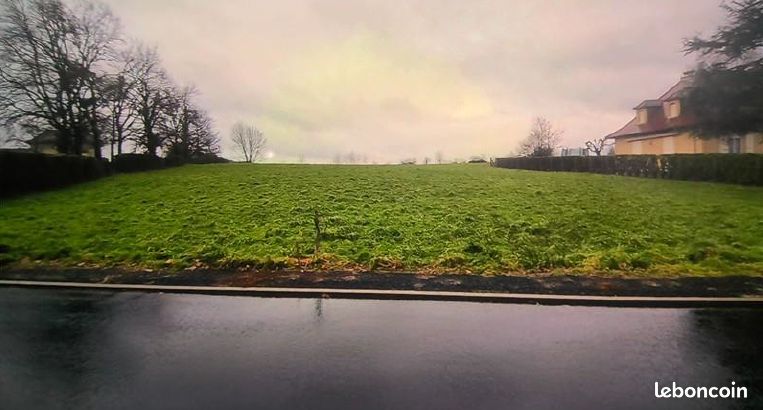 Terrain constructible · à Cosnac · 60 000 €