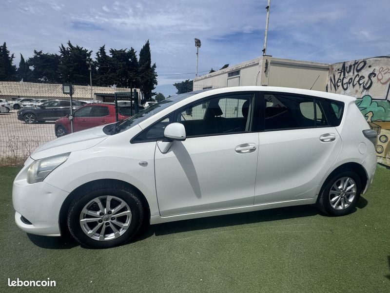 Toyota VERSO 126 D-4D FAP SKYVIEW CONNECT 5 PLACES (image 4)