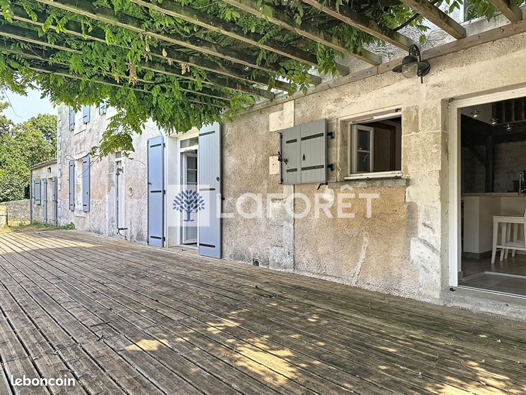 Maison 6 pièces 262 m² · à Échiré · 262 m² · 419 000 €