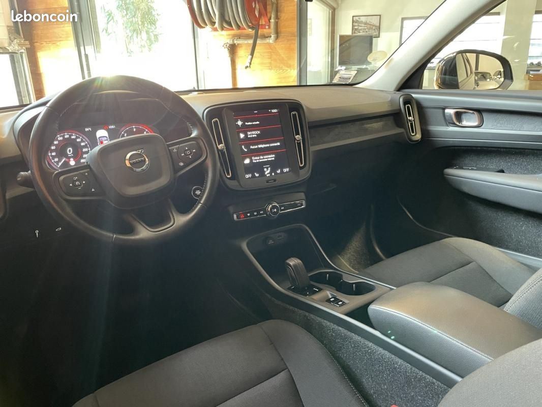 Volvo XC40 D3 150CH GEARTRONIC 8 MOMENTUM (image 12)