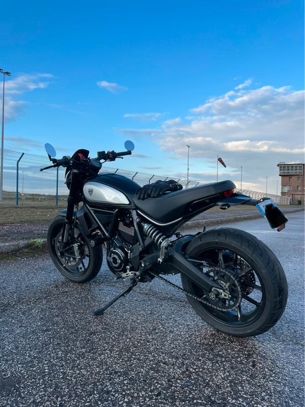 Ducati Scrambler Icon Dark A2