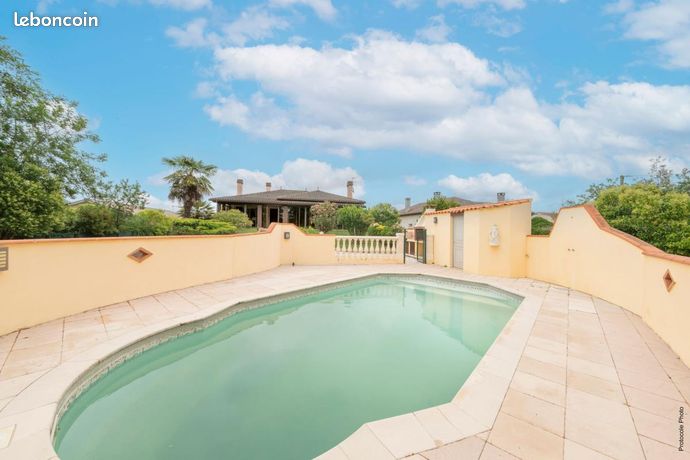 Maison 5 pièces 240 m²