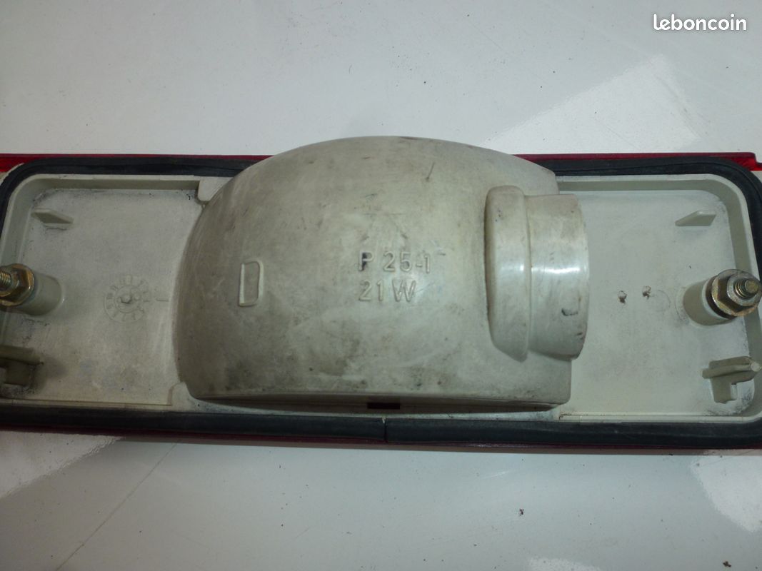 Feu anti-brouillard R11 occasion (image 3)