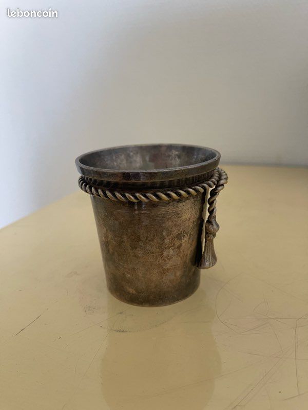 Petit pot timbale argent (image 2)