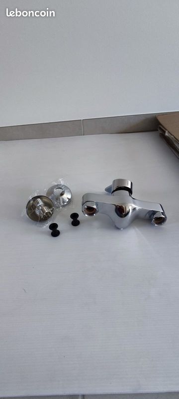 Robinetterie de douche neuve (image 3)