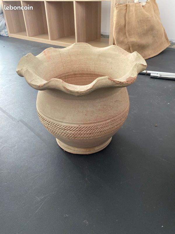 Pot en terre cuite (image 1)