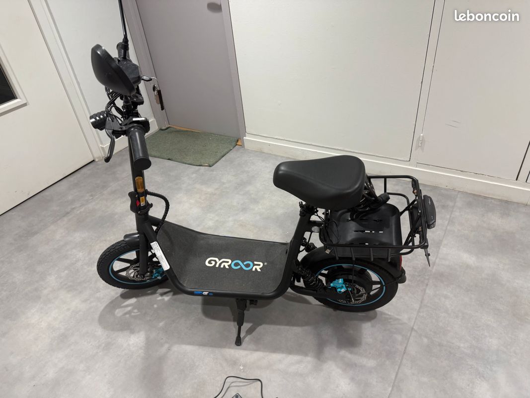 Trotinette électrique avec selle (image 3)