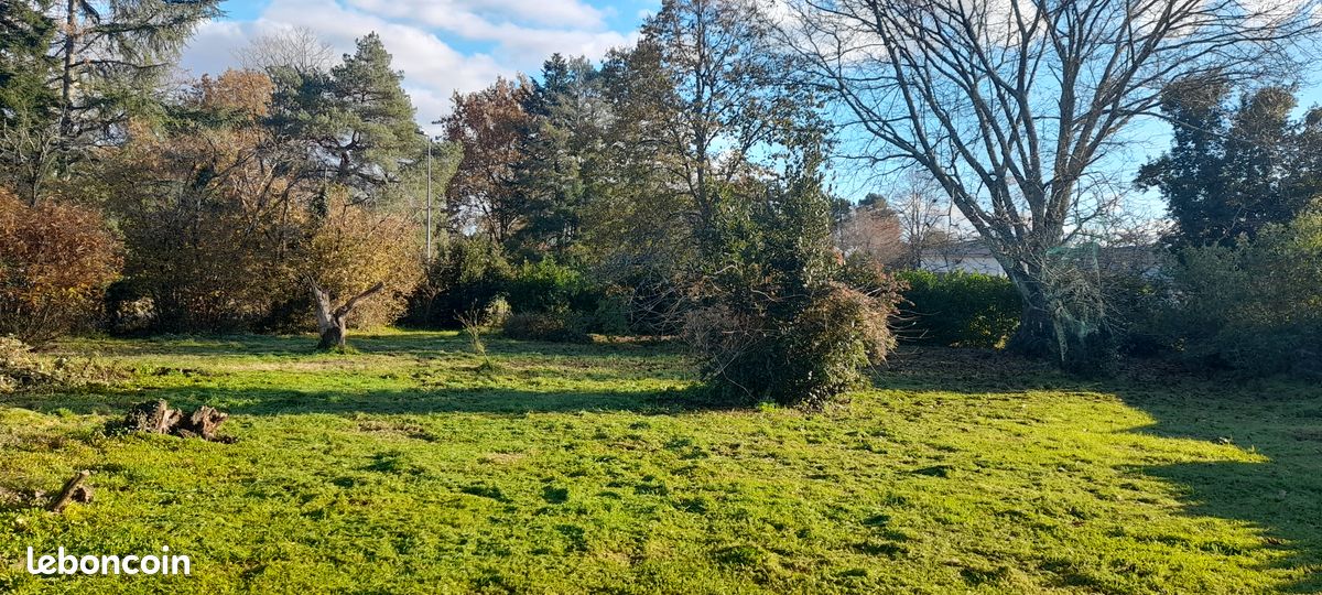 Vente d'un terrain constructible à Canéjan (Granet) : 629 m2 · 238 000 €