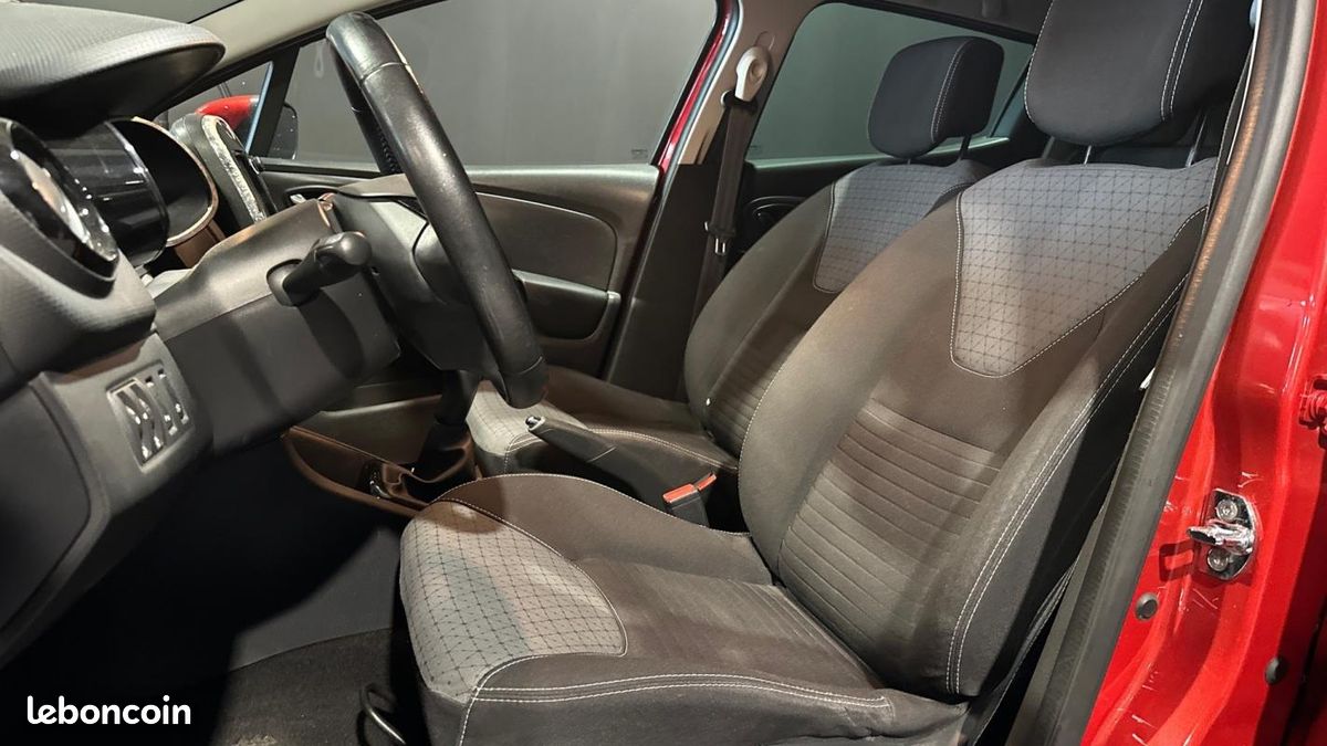 Renault Clio IV TCe 90 Energy eIntens (image 10)