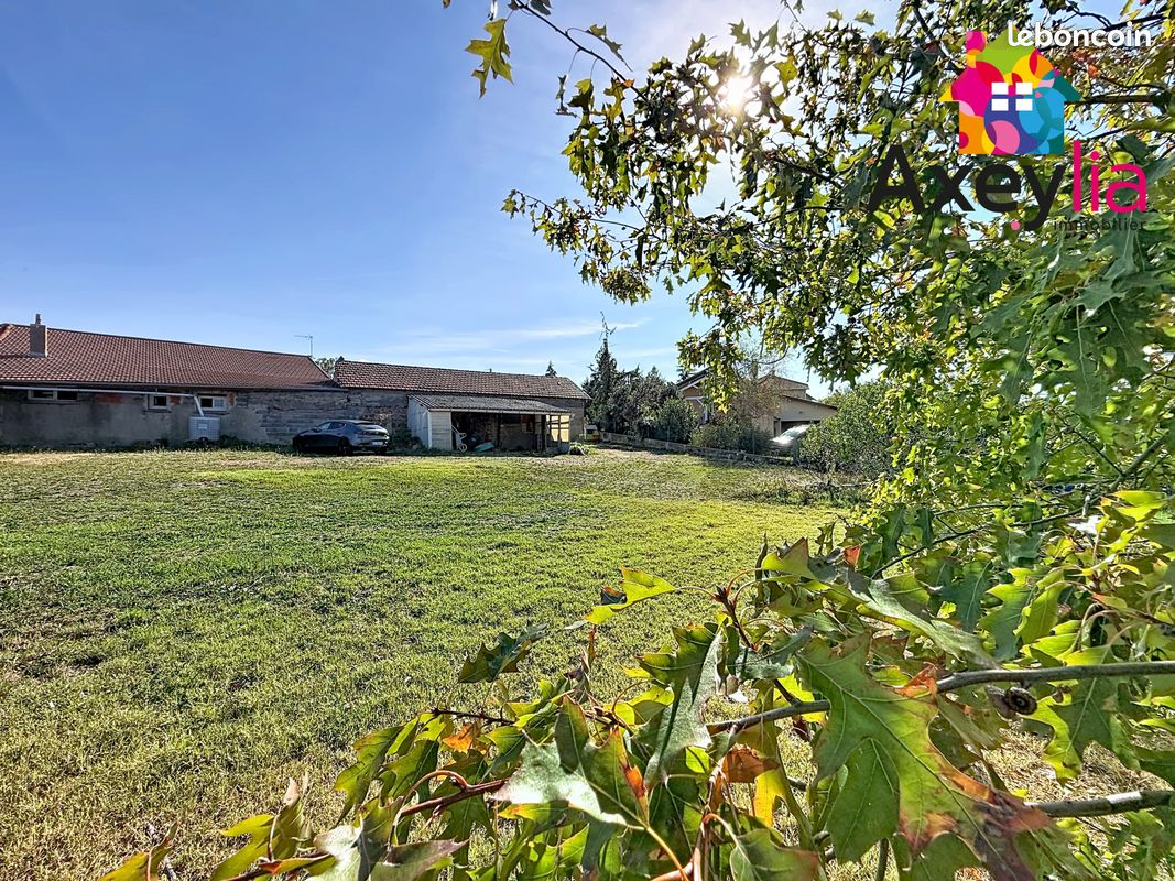 Maison 6 pièces 190 m² · à Commelle-Vernay · 190 m² · 189 900 €