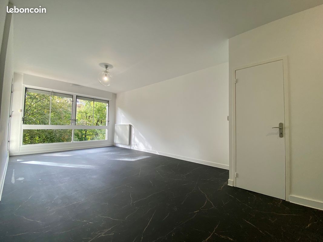 Appartement 3 pièces 77 m² · à Écully · 77 m² · 1 200 €/mois