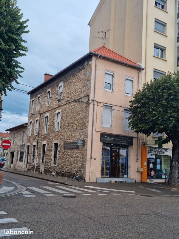 Local commercial 2 pièces 55 m² · à Bourg-en-Bresse · 55 m² · 69 500 €