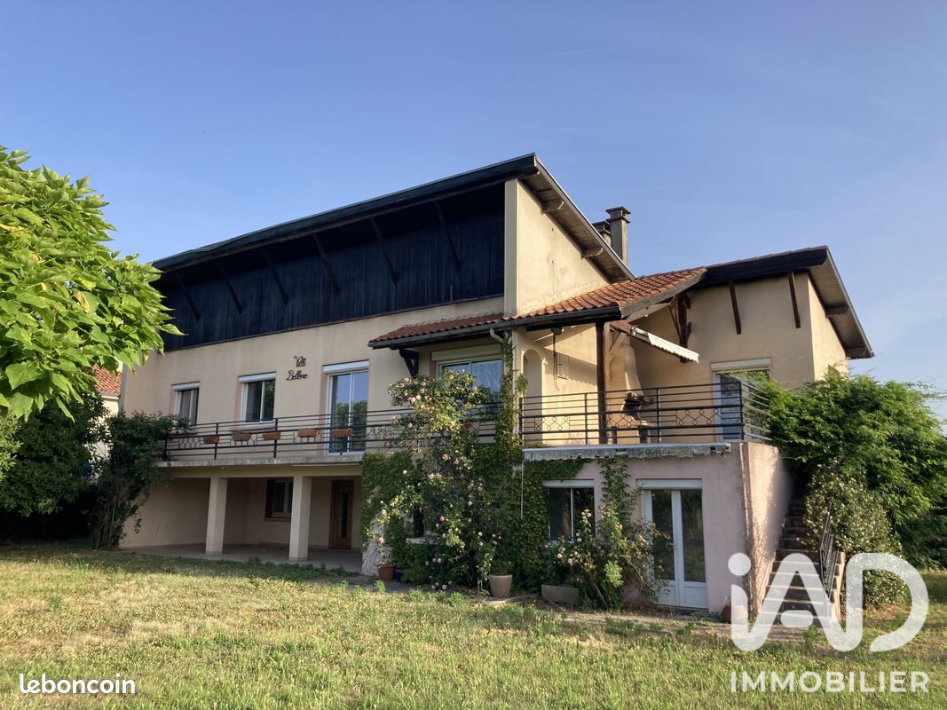 Maison 10 pièces 208 m² (image 1)