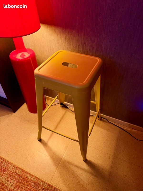 Tabouret bar jaune (image 1)