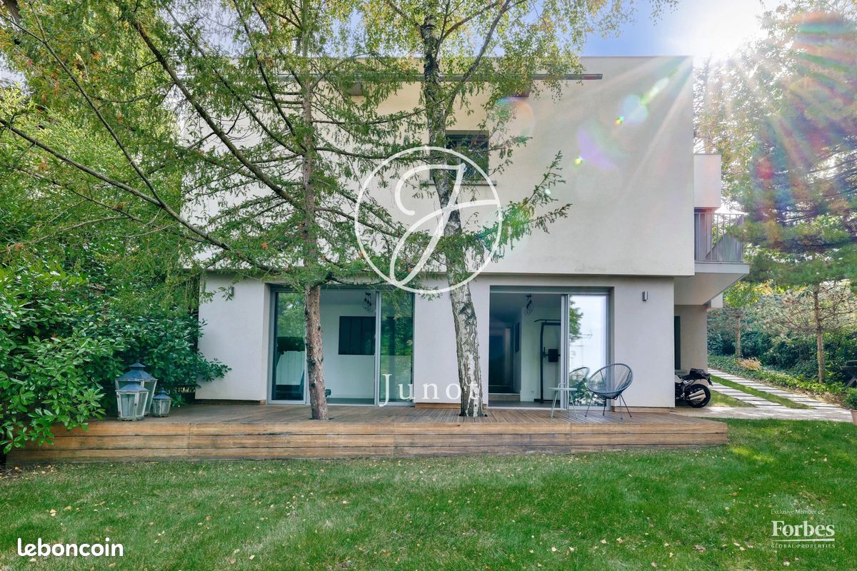 Maison 9 pièces 240 m² · à La Celle-Saint-Cloud · 240 m² · 1 699 000 €