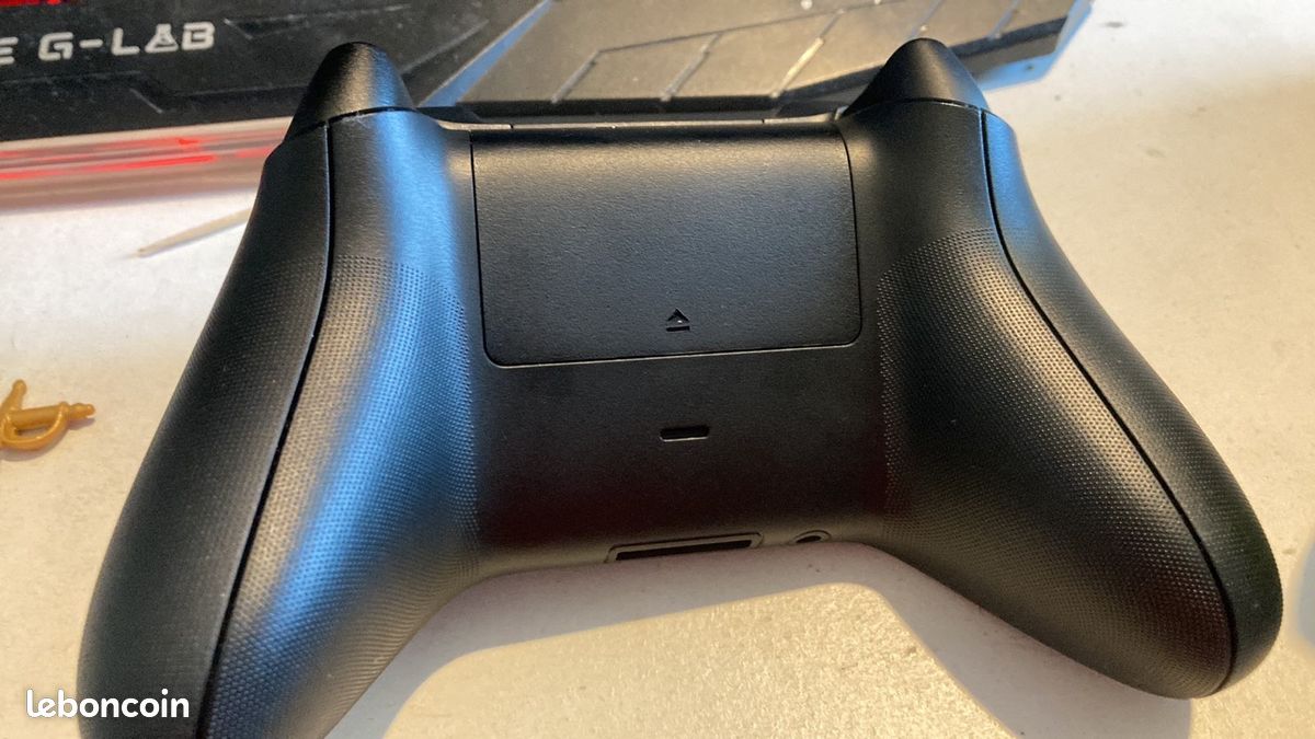 Manette neuf xbox série x (image 2)