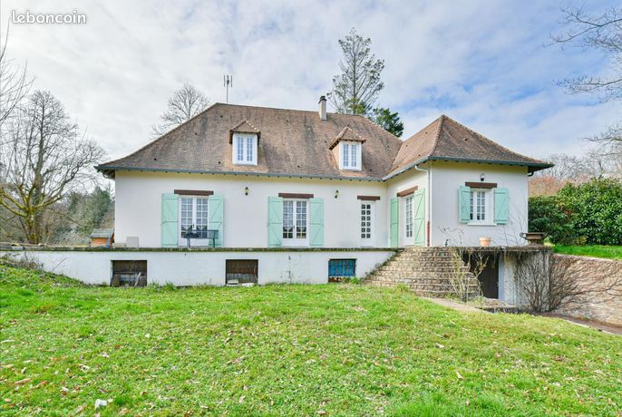 Maison 10 pièces 253 m²