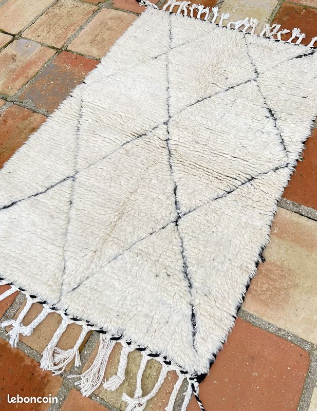 Tapis Beni Ouarain berbère – 182 × 106 cm – Tissé main – Laine naturelle – Fait main - Décoration bohème – Tapis marocain unique (image 5)