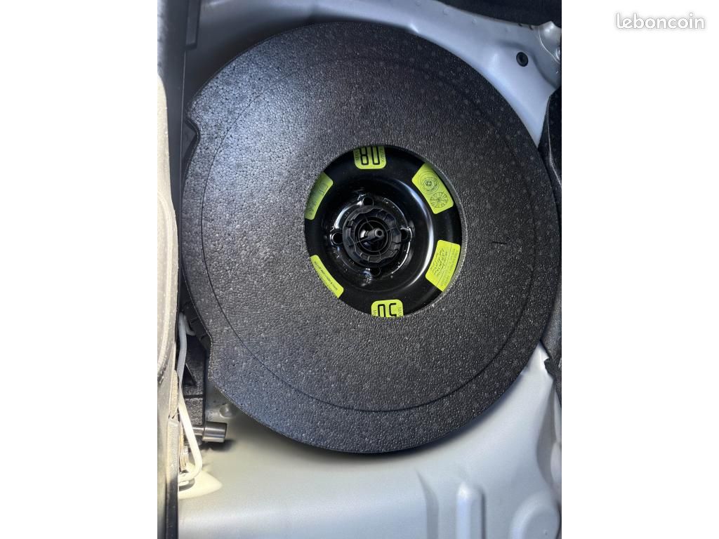 PEUGEOT 208 1.5 BlueHDi S&S - 100 Allure GPS + RADAR AR + CLIM (image 26)