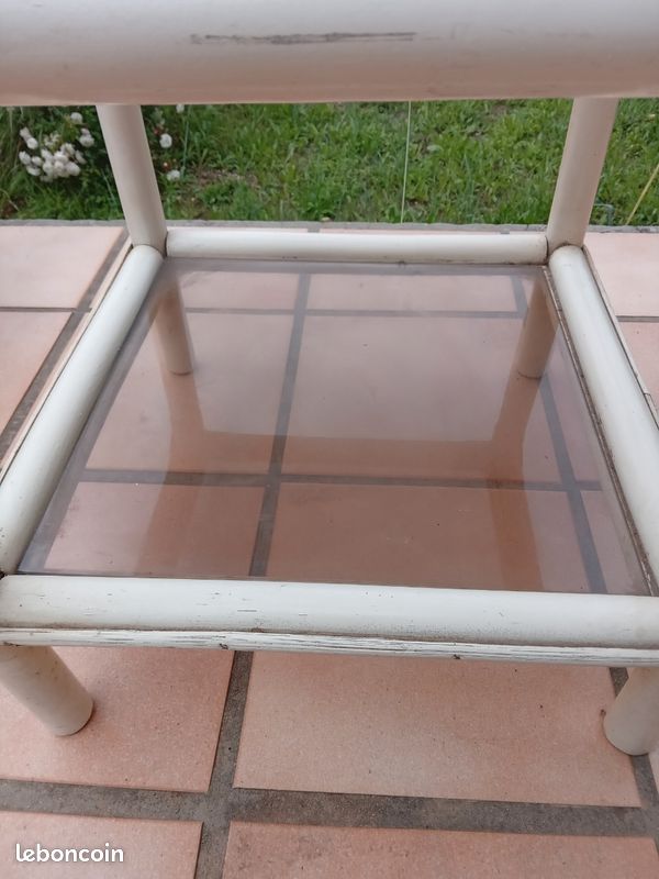 Petite table blanche en bambou et verre (image 3)