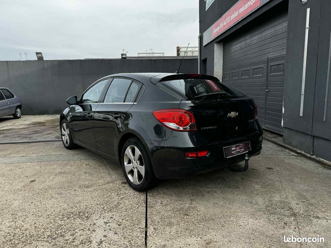 Chevrolet cruze 1.7 vcdi 131ch 5p (image 3)