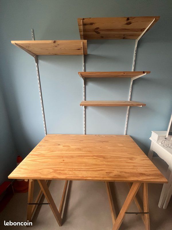Bureau en bois (image 1)