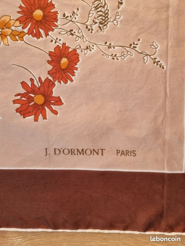 Foulard carré soie vintage 60 fleurs roses fond noir - Jeronine Vintage