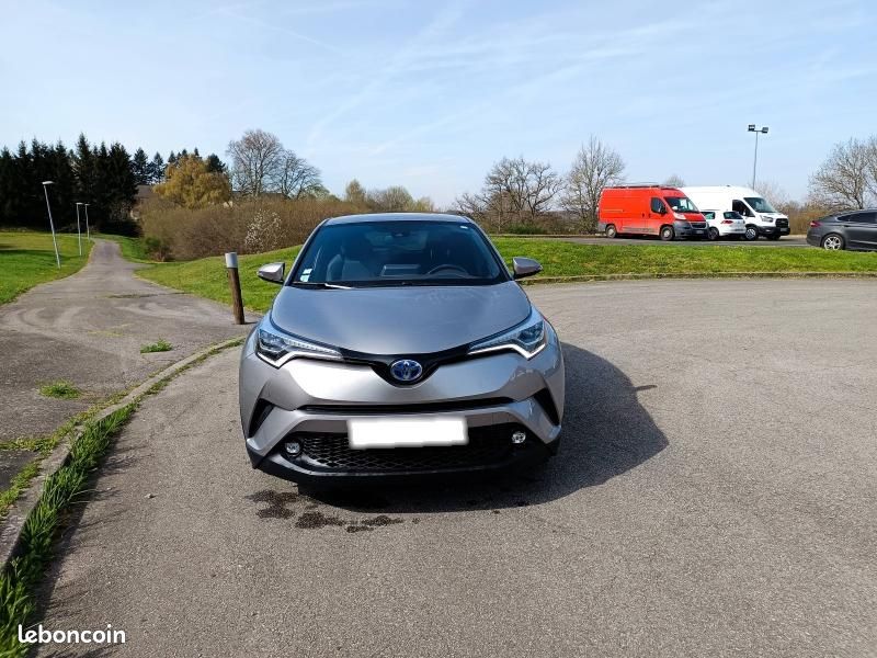 Toyota C-HR 122h Distinctive 2WD E-CVT (image 2)