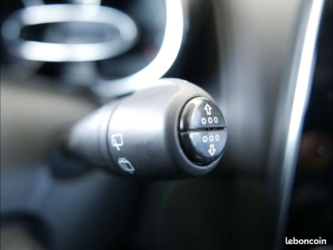 Renault Clio 0.9 TCe 75ch energy Business 5p Euro6c (image 6)