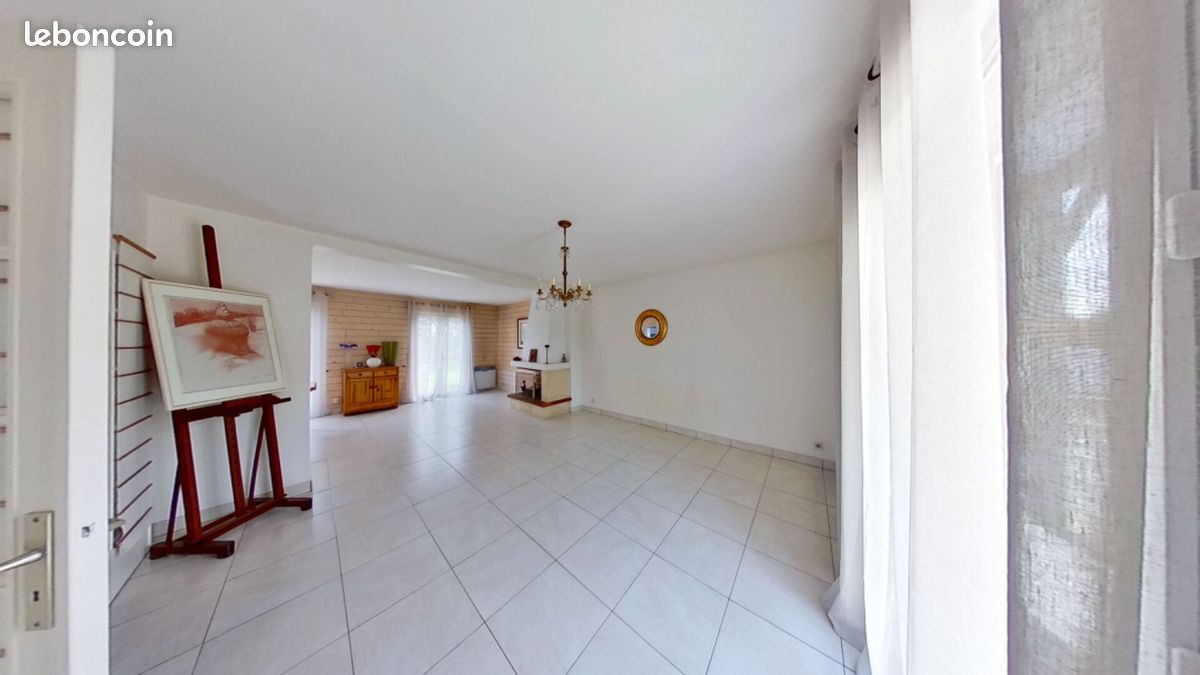 Maison 5 pièces 132 m² · à Villecresnes · 132 m² · 2 250 €/mois