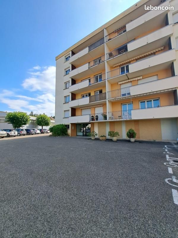 Appartement 4 pièce(s) 84 m²à louer Lons-le-saunier