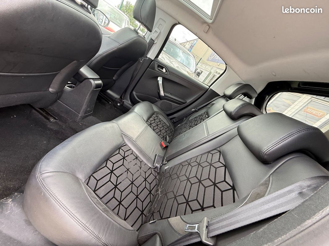 Peugeot 208 generation-i 1.6 bluehdi 100ch feline - catrplay - gps - toit panoramique - rard de recul - clim (image 29)