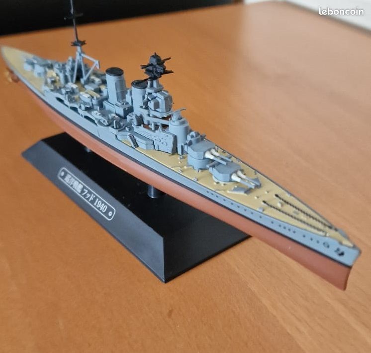 Miniature navire de guerre, croiseur de bataille de la Royal Navy, LE HOOD (image 4)