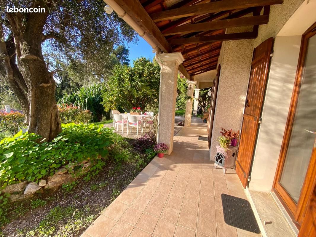 Maison 4 pièces 122 m² · à Carros · 122 m² · 578 000 €