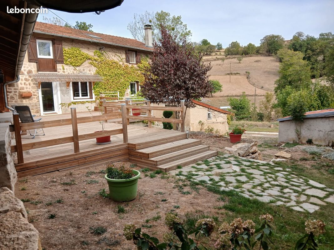 Maison 5 pièces 142 m² · à Chambost-Longessaigne · 142 m² · 390 000 €