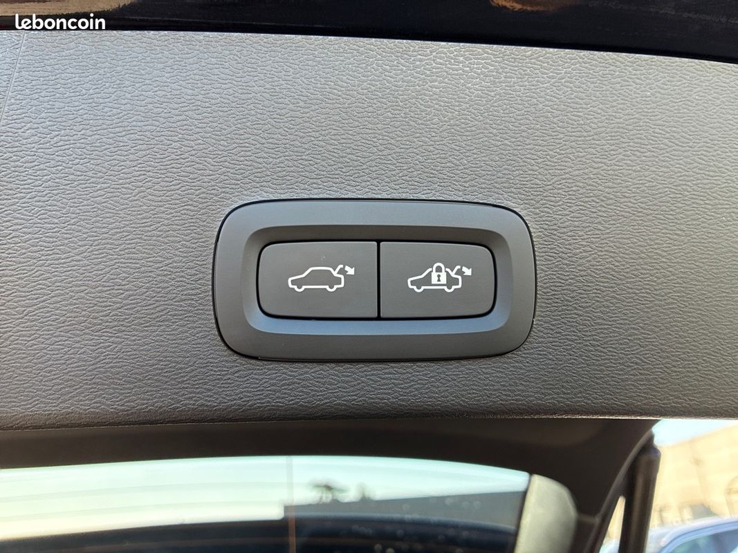 VOLVO XC40 B3 163 ch DCT7 Ultra (image 32)