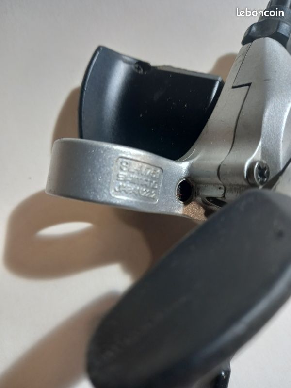 Commande droite VTT Shimano Deore SL-M6000-R 10 vitesses à collier