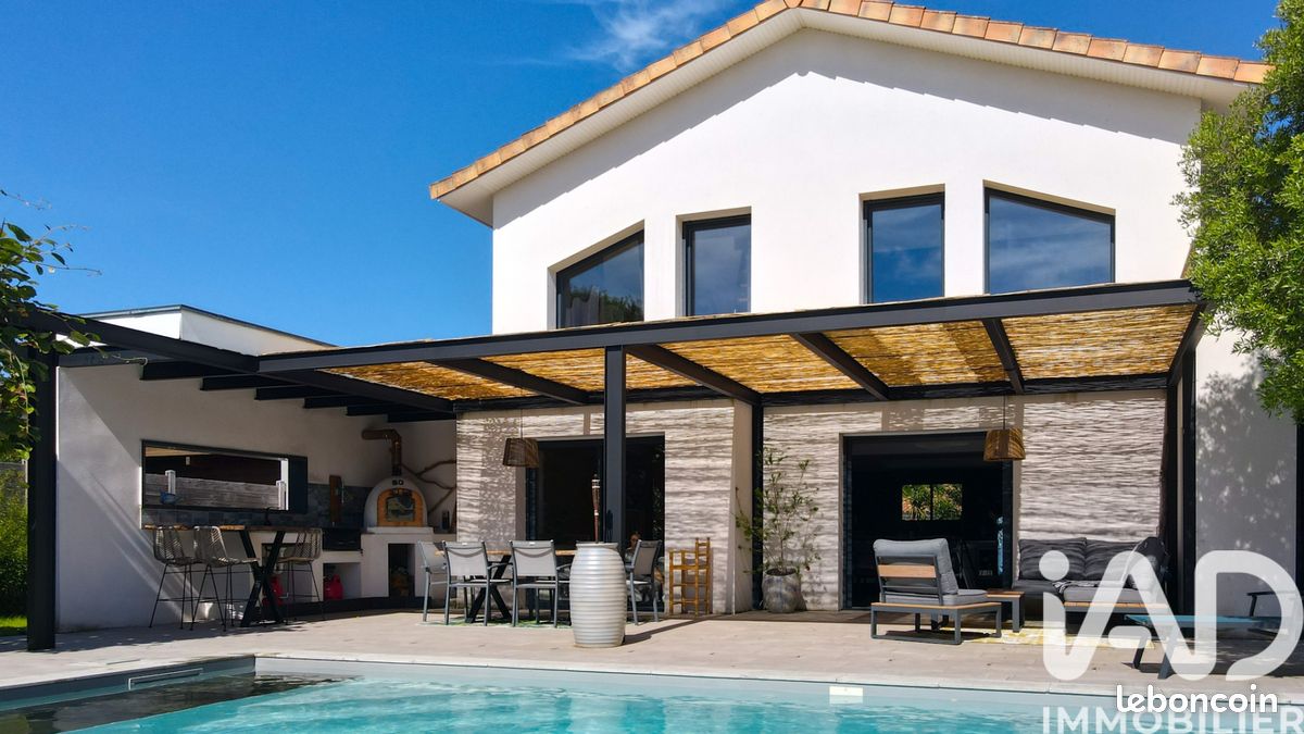 Maison 7 pièces 165 m² · à Tosse · 165 m² · 1 045 000 €