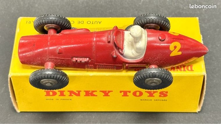 DINKY TOYS FERRARI Ref 23J Calandre Lisse N°4 EUR 50,00 - FR