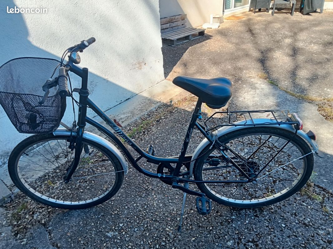 Vend vélo de femme (image 1)