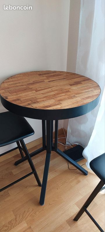 Table et 2 tabourets style industriel pour studio ou petit salon (image 1)