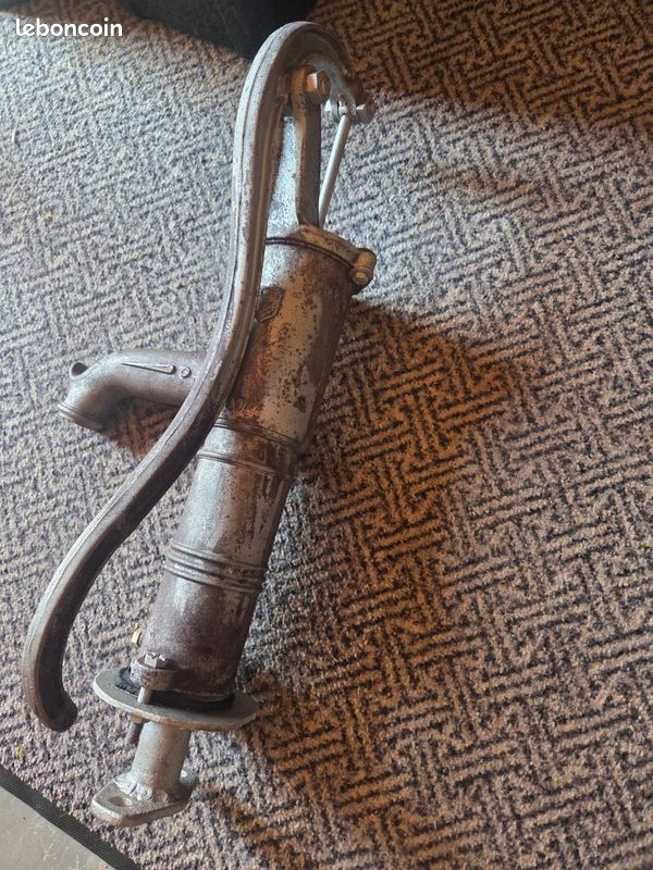 Pompe a eau manuelle (image 2)